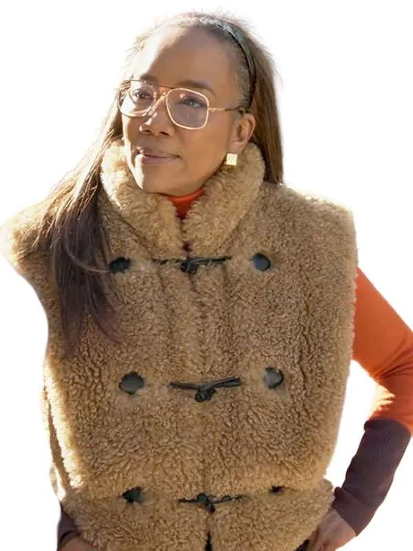 Will Trent S04 Amanda Wagner Sherpa Vest